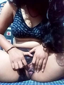 cutysaloni naked stripping on cam for live sex video chat