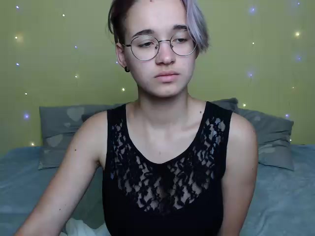 emma_bay naked stripping on cam for live sex video chat