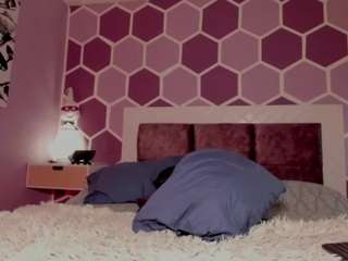 KaylleVries nude on cam – live sex chat