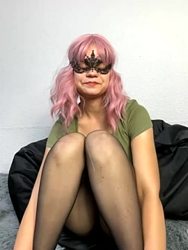 Lini_love naked stripping on cam for live sex video chat