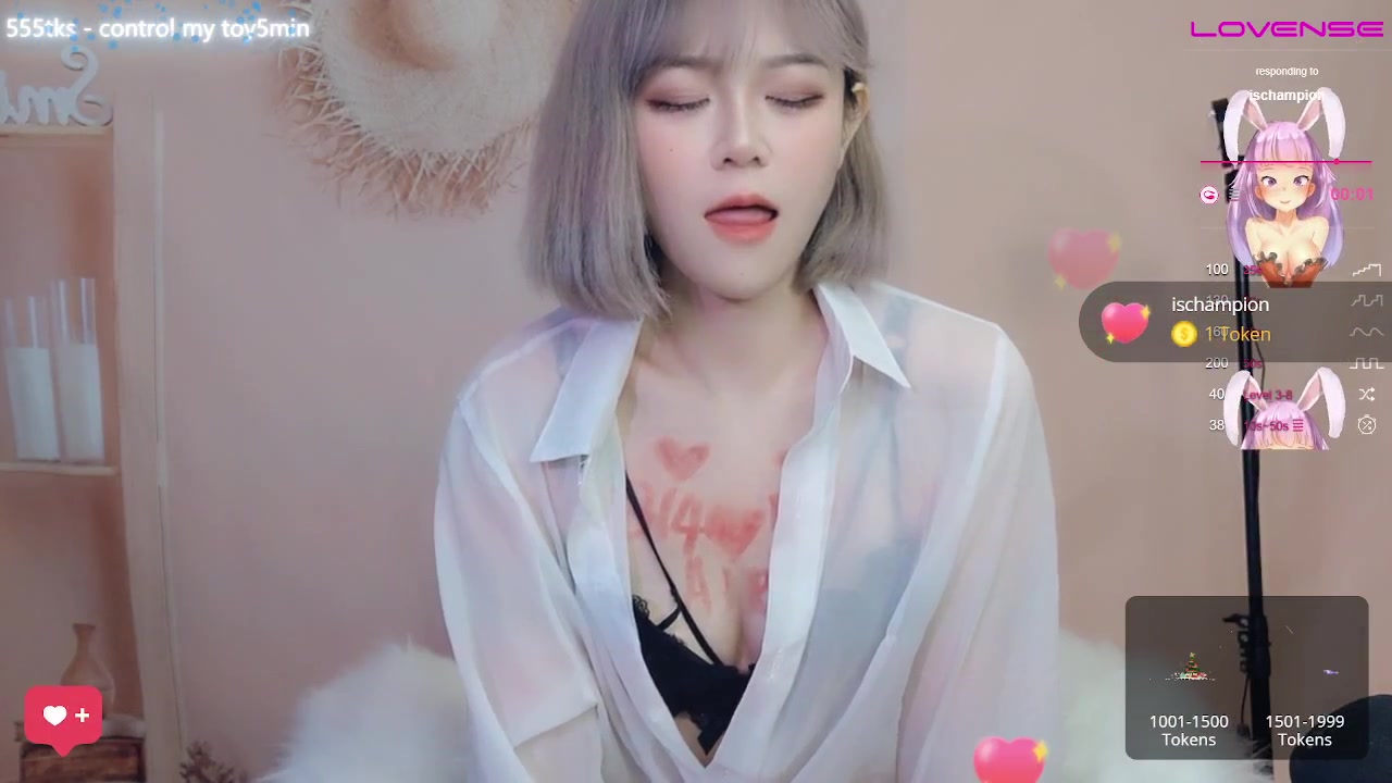 Littlelucky_ naked stripping on cam for live sex video chat