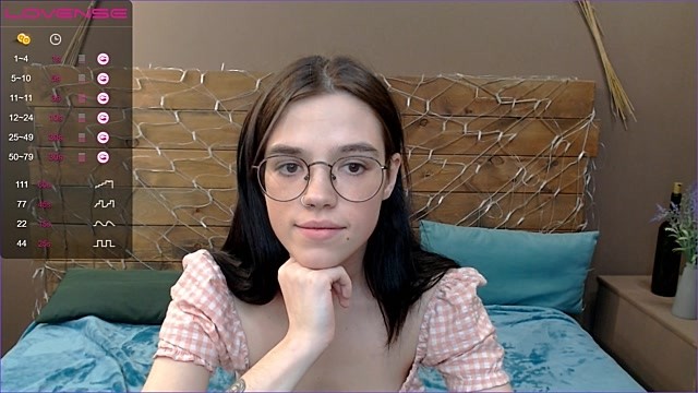 Night_Daisy naked stripping on cam for live sex video chat
