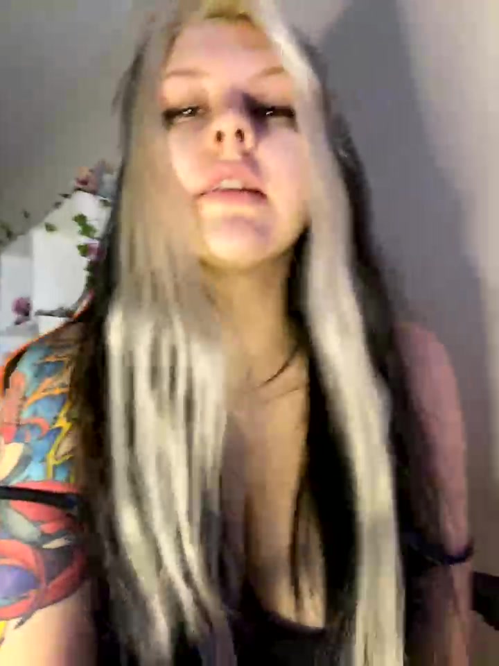 Remiliya naked stripping on cam for live sex video chat