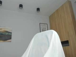 River-Angell nude on cam – live sex chat