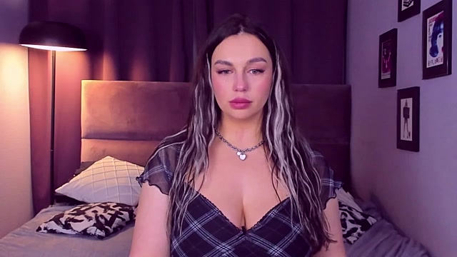 AlexaRussel naked stripping on cam for live sex video chat