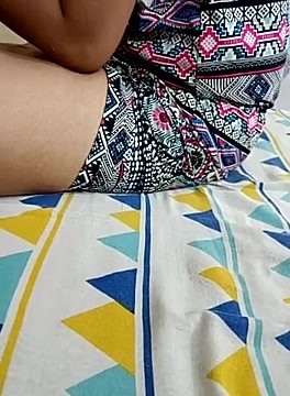 Chiknisassy naked stripping on cam for live sex video chat
