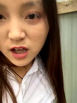 Chloe– naked stripping on cam for live sex video chat