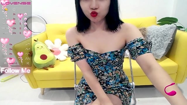 Cutie_Vivi naked stripping on cam for live sex video chat