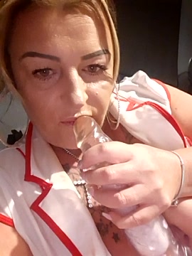 DIRTYMILFX naked stripping on cam for live sex video chat