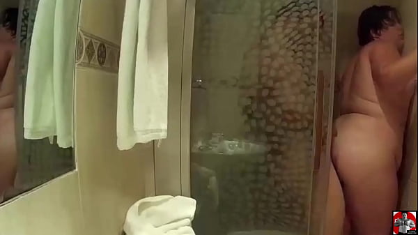 He fucks her ass in the shower. Claudia Marie ctdx