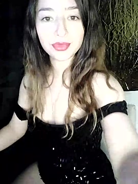 rosse_teen_ naked stripping on cam for live sex video chat