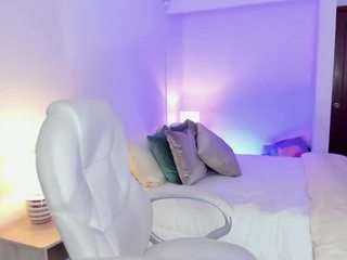 Eliza Grant nude on cam – live sex chat