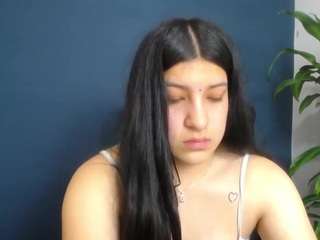 Emiliacruzz nude on cam – live sex chat
