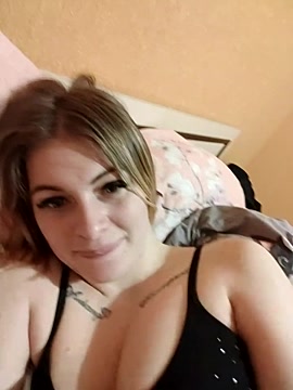 Ginny_Bret naked stripping on cam for live sex video chat