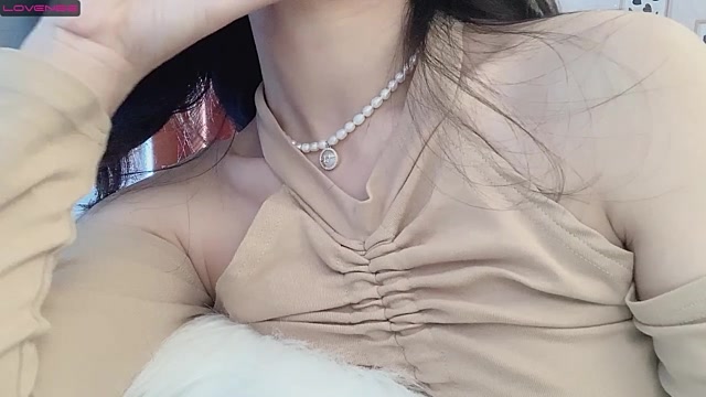 sola_girl naked stripping on cam for live sex video chat