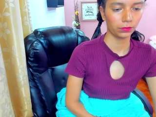 Trixy-Georgia nude on cam – live sex chat