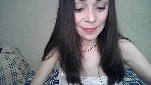 Arinaimas naked stripping on cam for live sex video chat