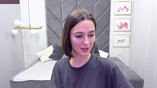 EllaFresh naked stripping on cam for live sex video chat