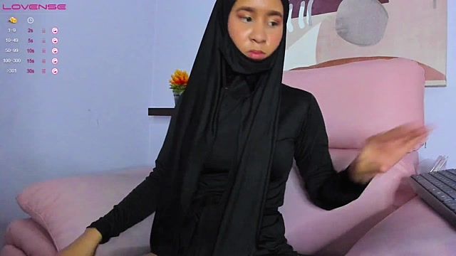 Helue_ naked stripping on cam for live sex video chat
