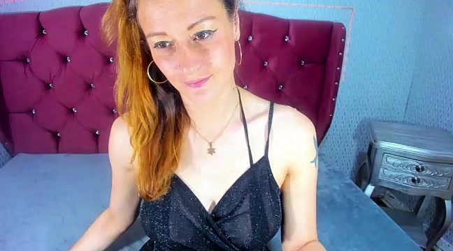 JadehHillton naked stripping on cam for live sex video chat