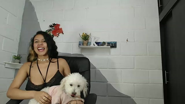 Koral___ naked stripping on cam for live sex video chat