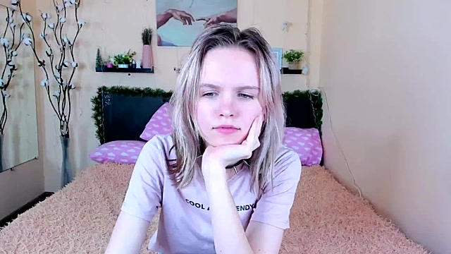 Michie_Yumi naked stripping on cam for live sex video chat