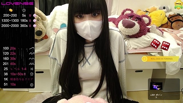 moe_jp naked stripping on cam for live sex video chat