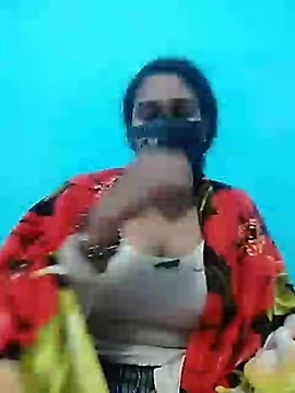 Oysee_Mukherjee naked stripping on cam for live sex video chat