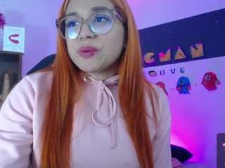 Rousse Nerd nude on cam – live sex chat