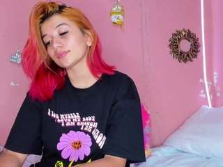 Saraa-blonde nude on cam – live sex chat