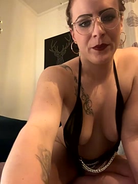 SecretSexModel naked stripping on cam for live sex video chat