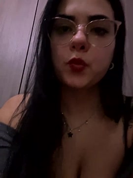 Silviuccia1996 naked stripping on cam for live sex video chat