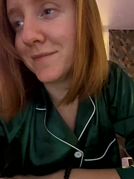 SweetOxyy naked stripping on cam for live sex video chat