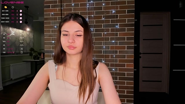 CarolinaHels naked stripping on cam for live sex video chat