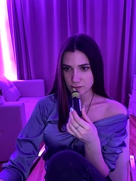 Eva_Room naked stripping on cam for live sex video chat