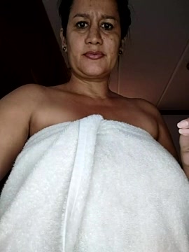 keilymadam naked stripping on cam for live sex video chat