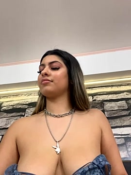 MetishaVoss naked stripping on cam for live sex video chat