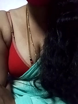 tuttifrutti17 naked stripping on cam for live sex video chat