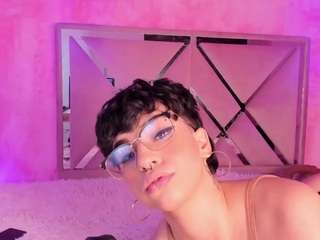 Alice Shazaham fully nude on webcam – live sex chat