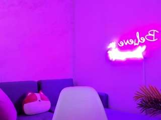Isabella-Rossi nude on cam – live sex chat