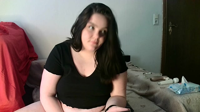 Littlelea69@xh naked stripping on cam for live sex video chat