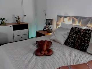 VICTORIA fully nude on webcam – live sex chat