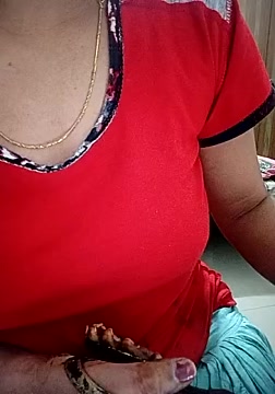 WYZ25 naked stripping on cam for live sex video chat