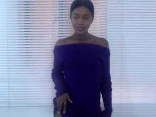 Aliicee-love fully nude on webcam – live sex chat