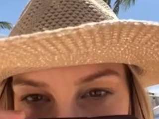Brie Hunter fully nude on webcam – live sex chat