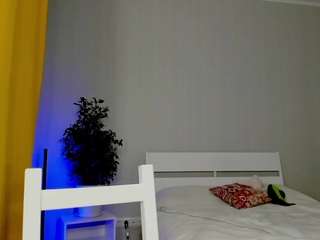 KristinaSun fully nude on webcam – live sex chat