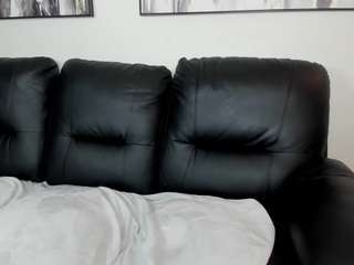 Lisa6ix9 fully nude on webcam – live sex chat