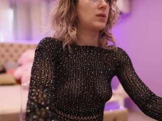 SummerBea fully nude on webcam – live sex chat