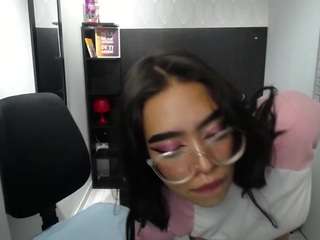 Annie-ackerman fully nude on webcam – live sex chat