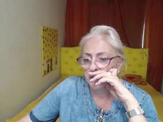 AvroraMistress fully nude on webcam – live sex chat